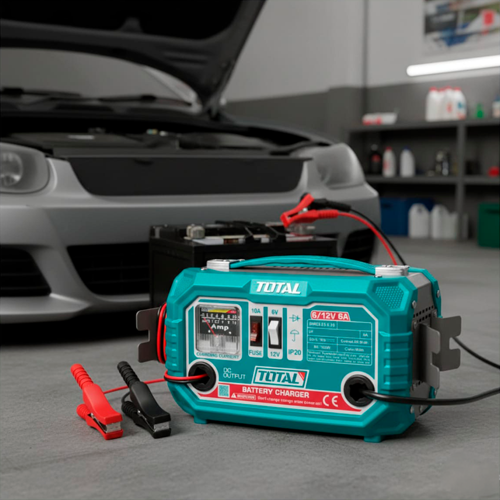 Cargador de Batería 6V / 12V 6A TOTAL Taller Automotriz 40-90Ah Amperímetro Analógico Fusible 10A 220V S2318