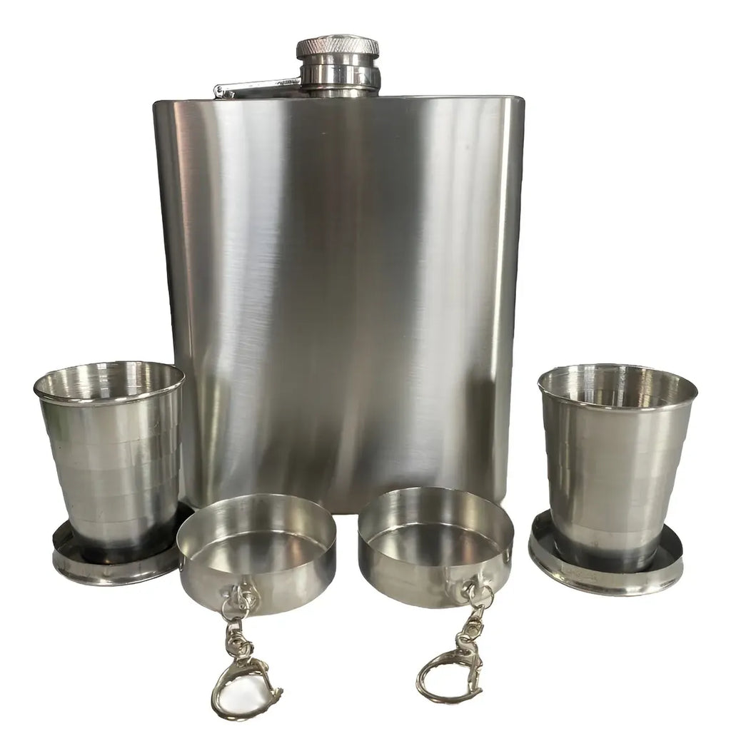 Licorera Petaca de Acero Inoxidable de 18 oz con 2 Vasos Plegables y Funda Camuflada S2161
