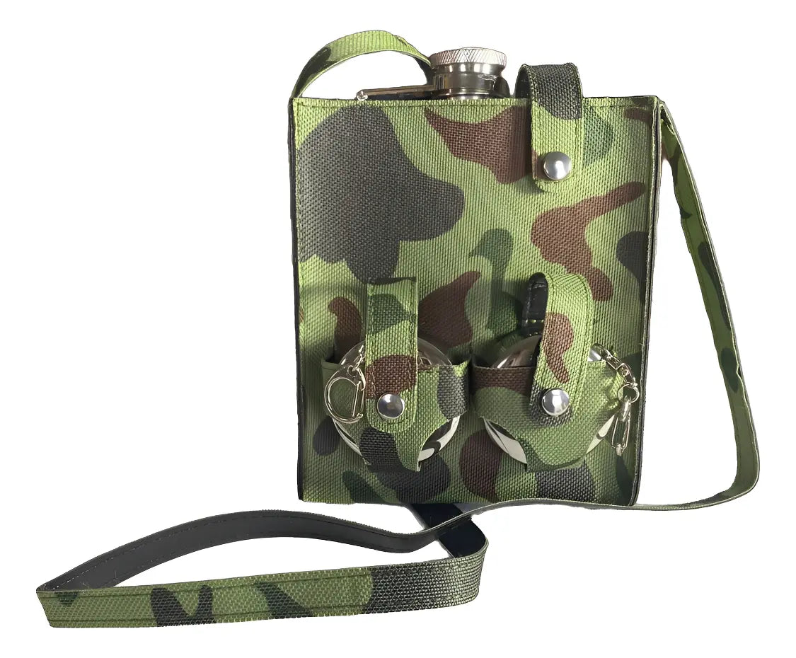 Licorera Petaca de Acero Inoxidable de 18 oz con 2 Vasos Plegables y Funda Camuflada S2161