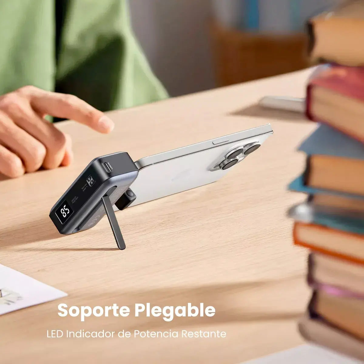 Mini Power Bank Ugreen 5000 mAh Carga Rápida 20W USB-C Integrado PB503 con Soporte y Pantalla LED S2200