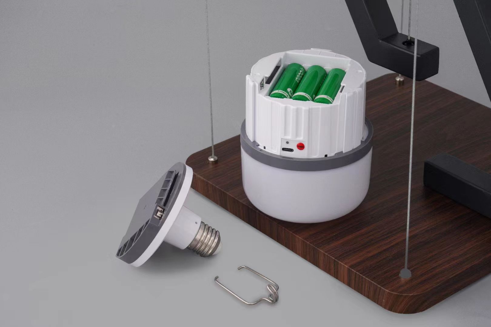 Foco Lámpara LED de Emergencia Recargable E27 Portátil USB 3000mAh Con Control y Gancho s2244