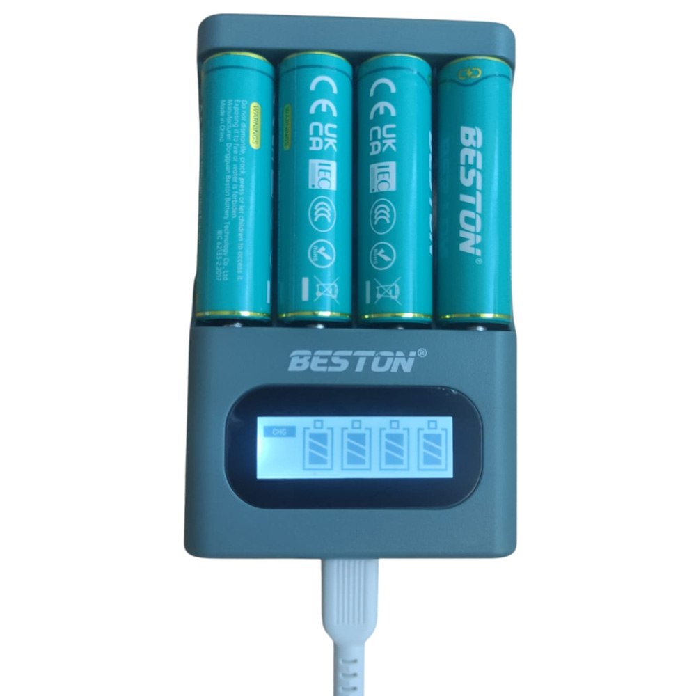 Cargador Pilas Baterías Recargables 4 Puestos AA AAA + 4 Baterias AA S1807